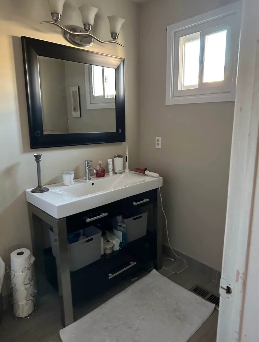 Spacious Master bedroom with ensuite image indicator(6)