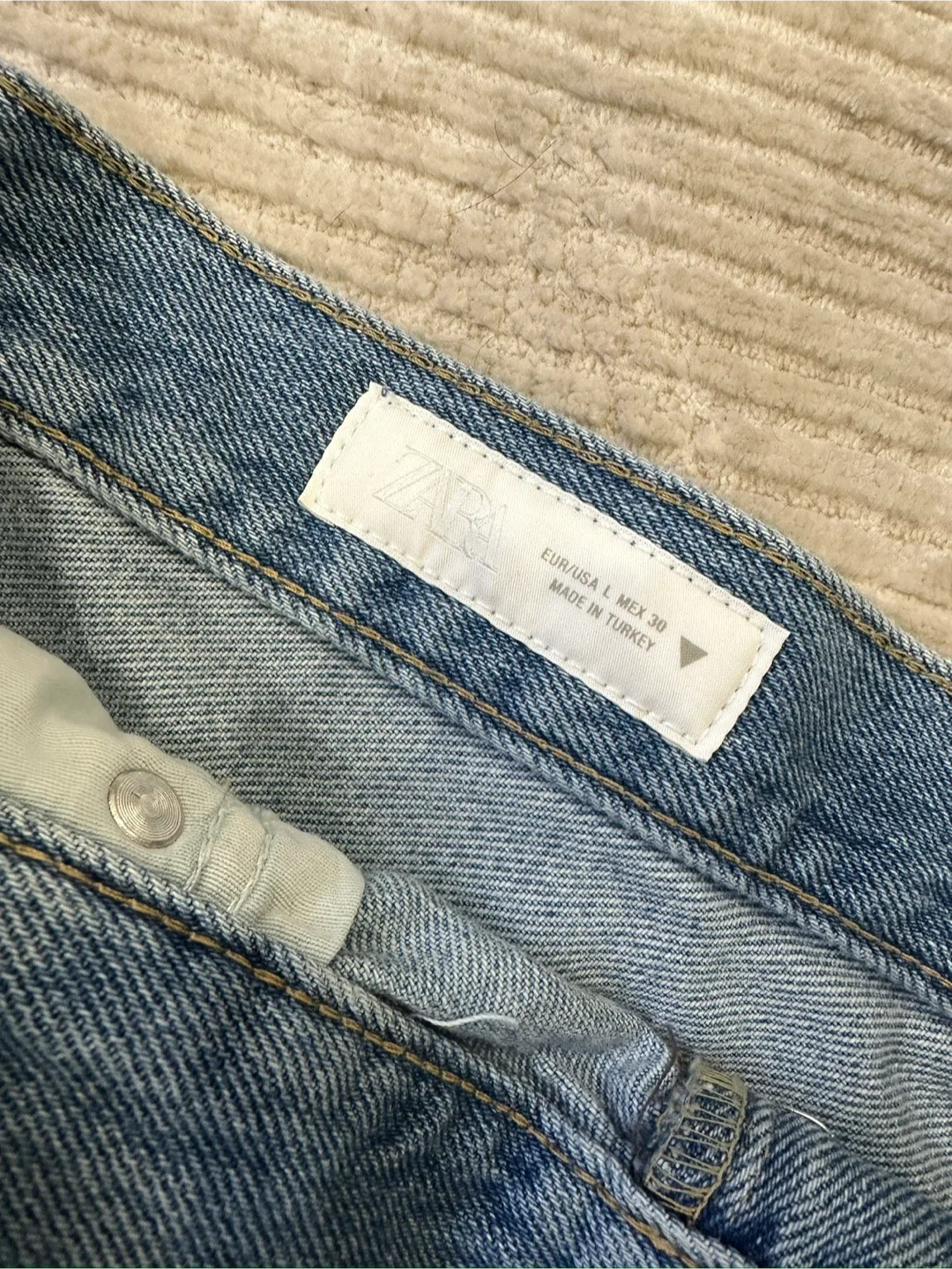 Zara Denim Mini Skirt - Size L image indicator(3)