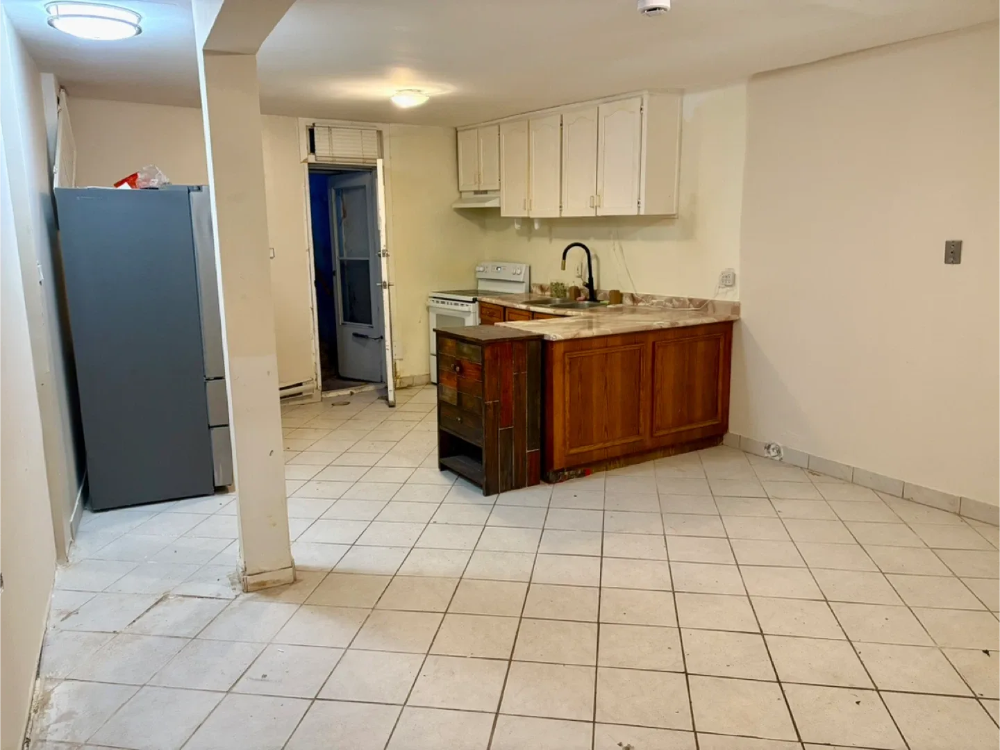 1 Bedroom + 1 Bath for rent image indicator(2)