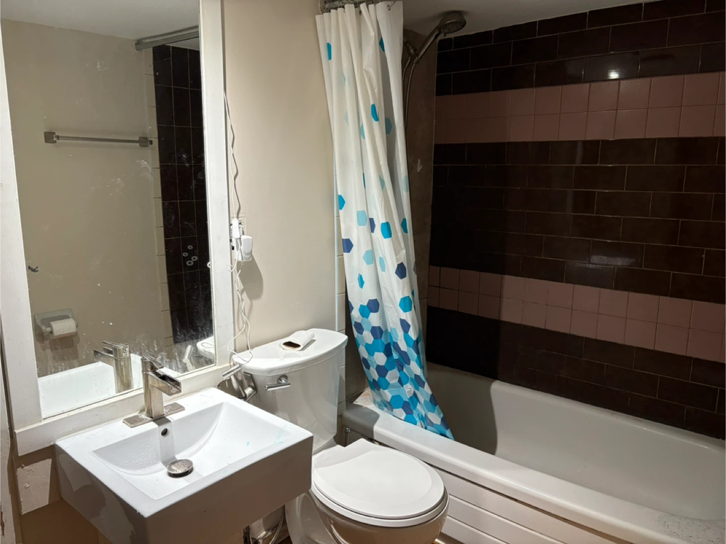 1 Bedroom + 1 Bath for rent - photo 3