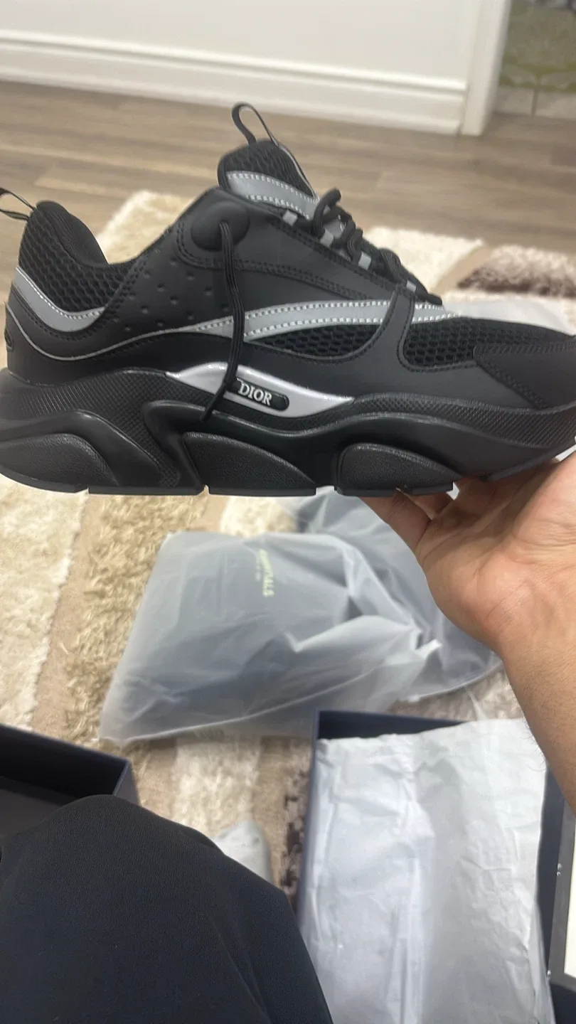 Dior Men's B22 Sneaker - Black