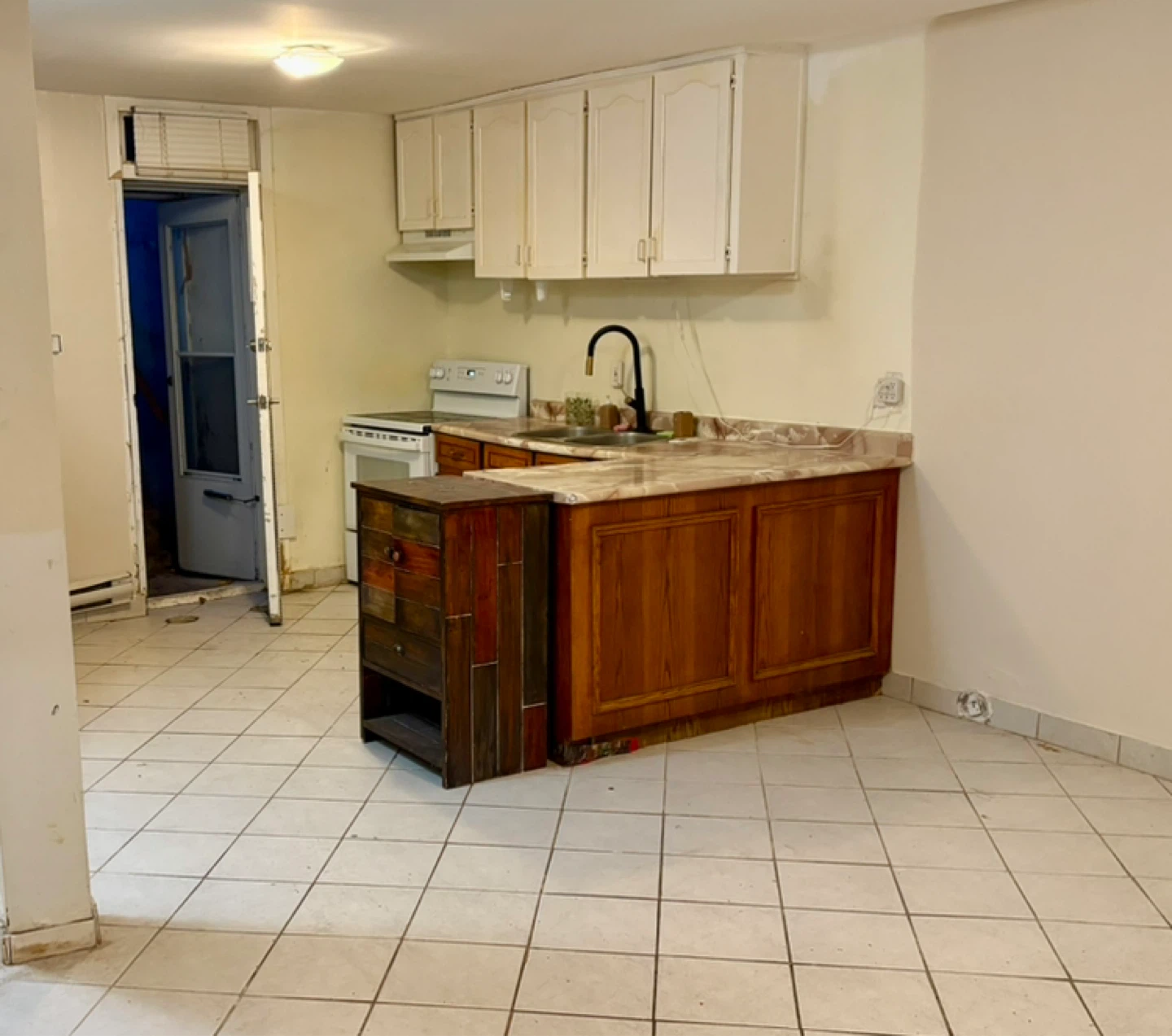 1 Bedroom + 1 Bath for rent