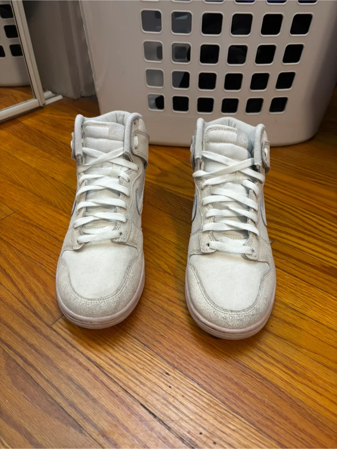 Nike Dunk High - Unisex Women’s 9.5 - Men’s 8 image indicator(3)