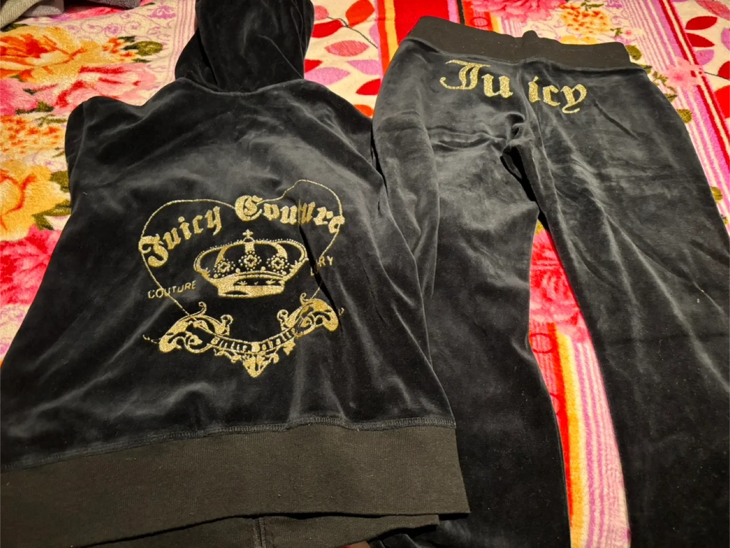 #”cleanout”Juicy Couture Black Velour Tracksuit image indicator(2)