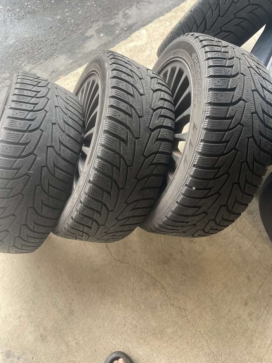 BMW Winter Tires on Rims - Hankook Winter i*Pike image indicator(2)