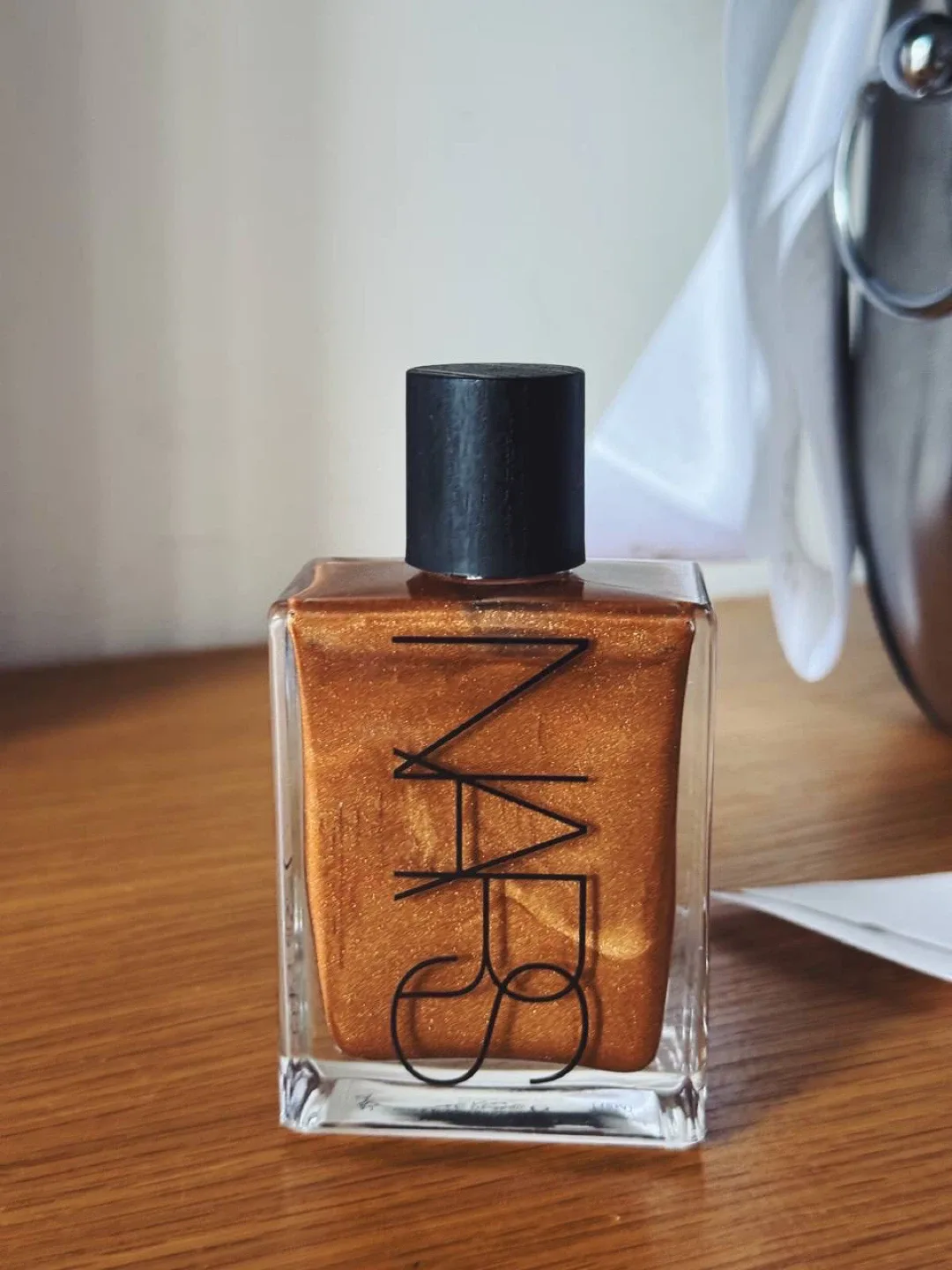 NARS Monoi Body Glow oil image indicator(5)