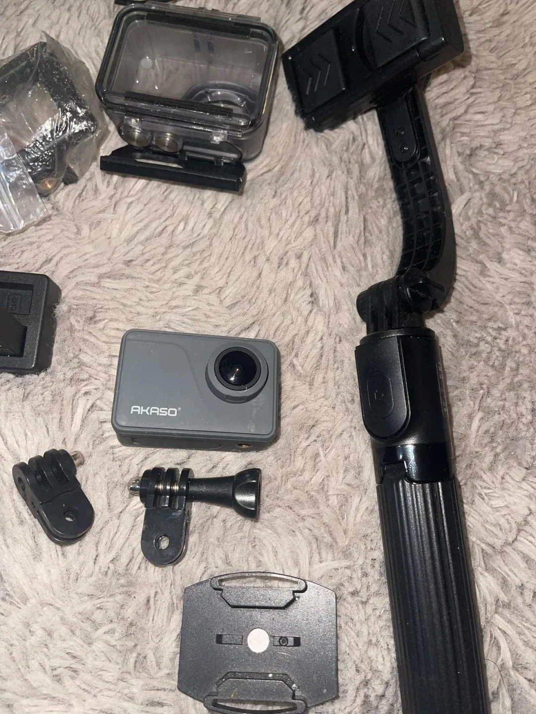 AKASO Action Camera with Accessories image indicator(3)