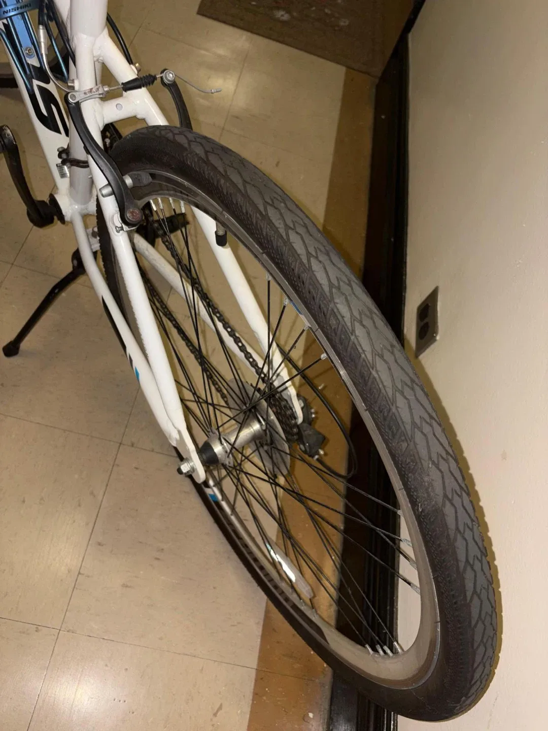 Schwinn Network 3.0 Hybrid Bike - White image indicator(5)