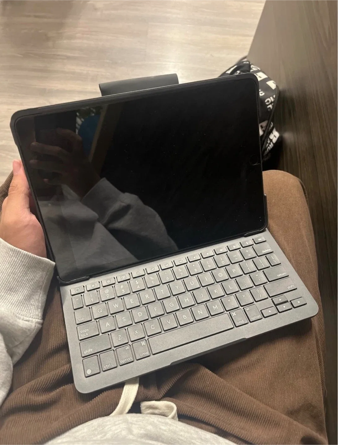 Ipad with Logitech Slim Folio Keyboard