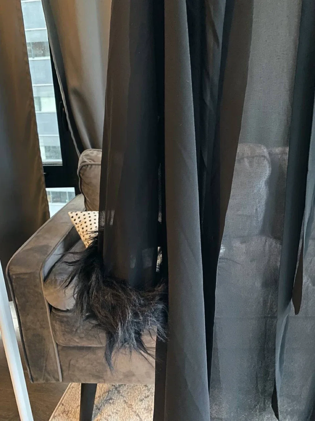 Black Feather Trim Robe with belt, size L image indicator(4)