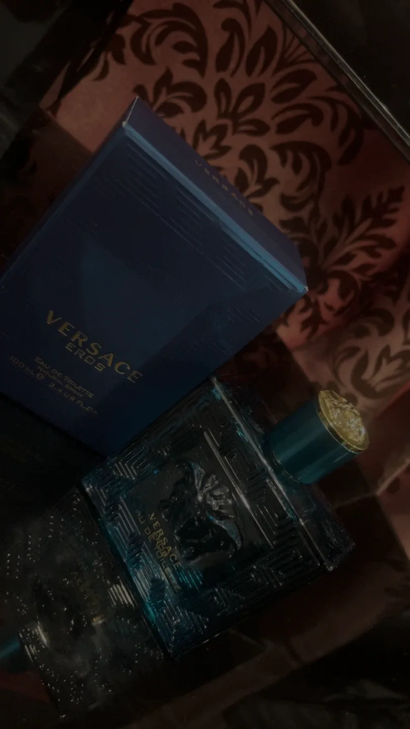 Versace Eros Eau de Toilette 100ml image indicator(2)