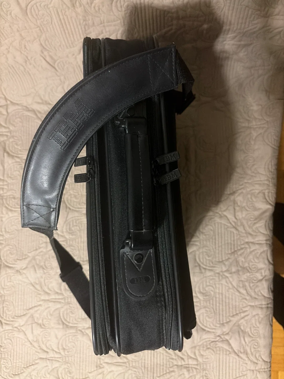 IBM Black Laptop Bag, never used. image indicator(4)