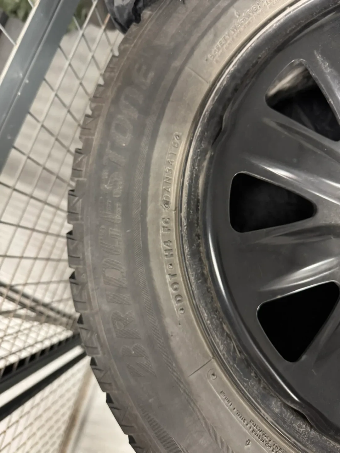 225/60R17 set of of winter tires with rims image indicator(2)