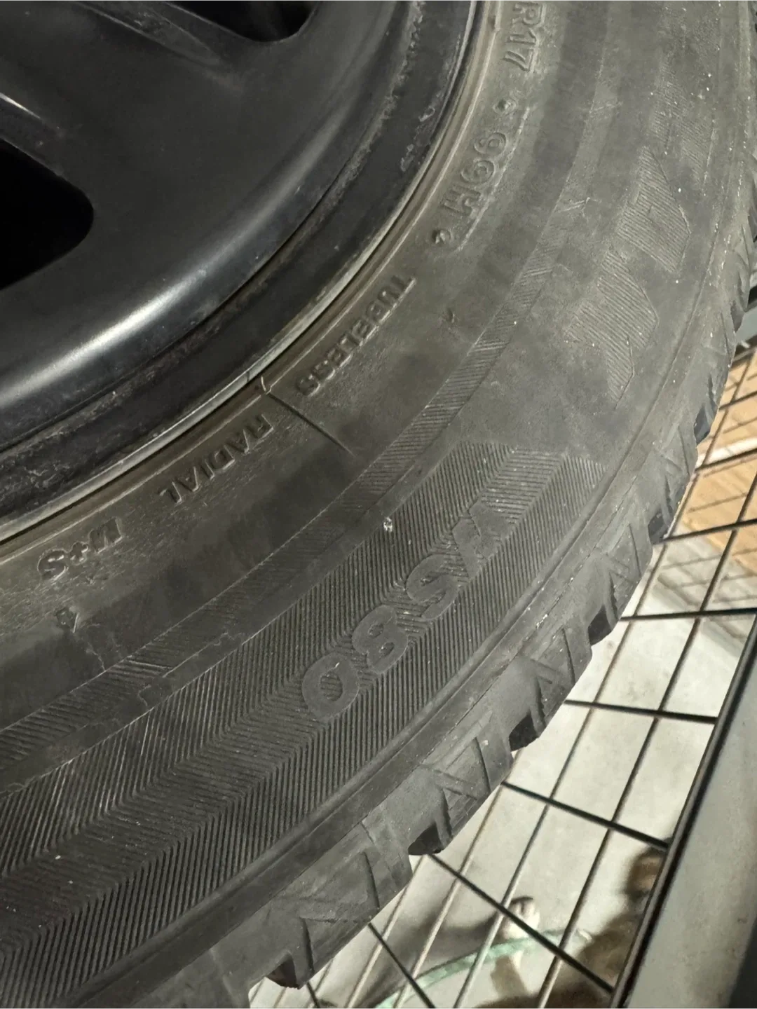 225/60R17 set of of winter tires with rims image indicator(4)