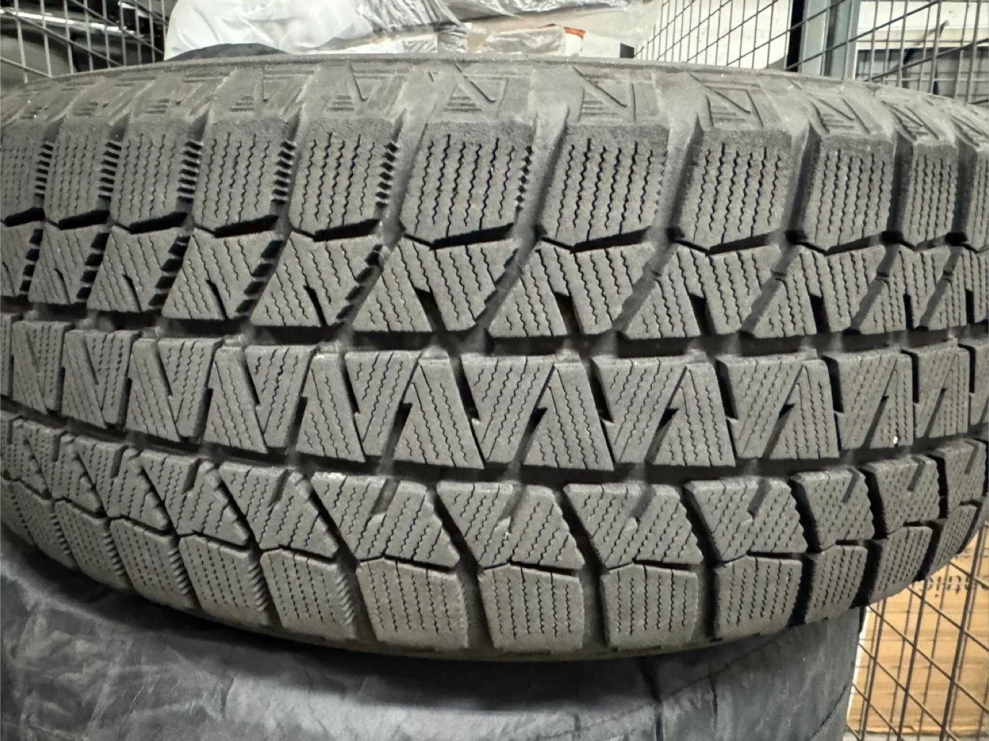 225/60R17 set of of winter tires with rims image indicator(5)