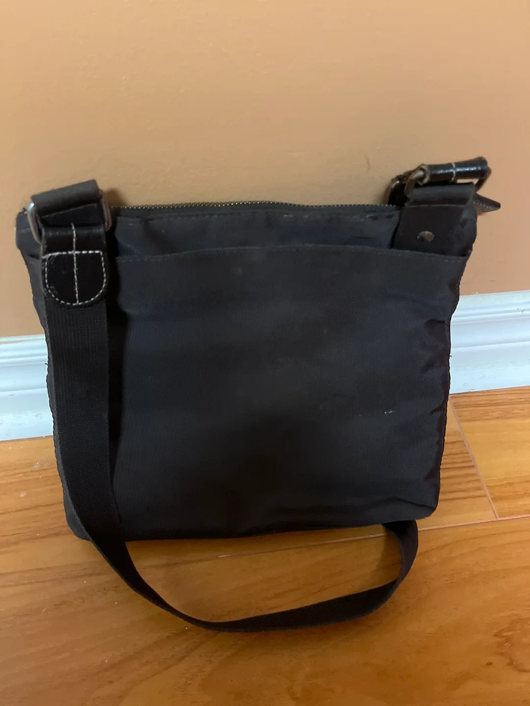 Roots Black Leather Crossbody Bag image indicator(2)