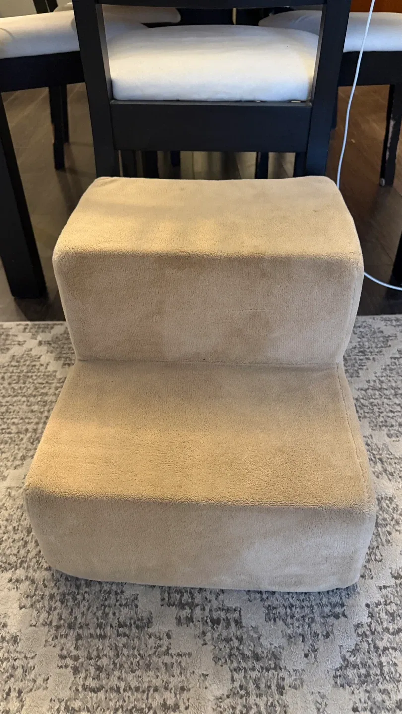 Like New! Stairs for pets