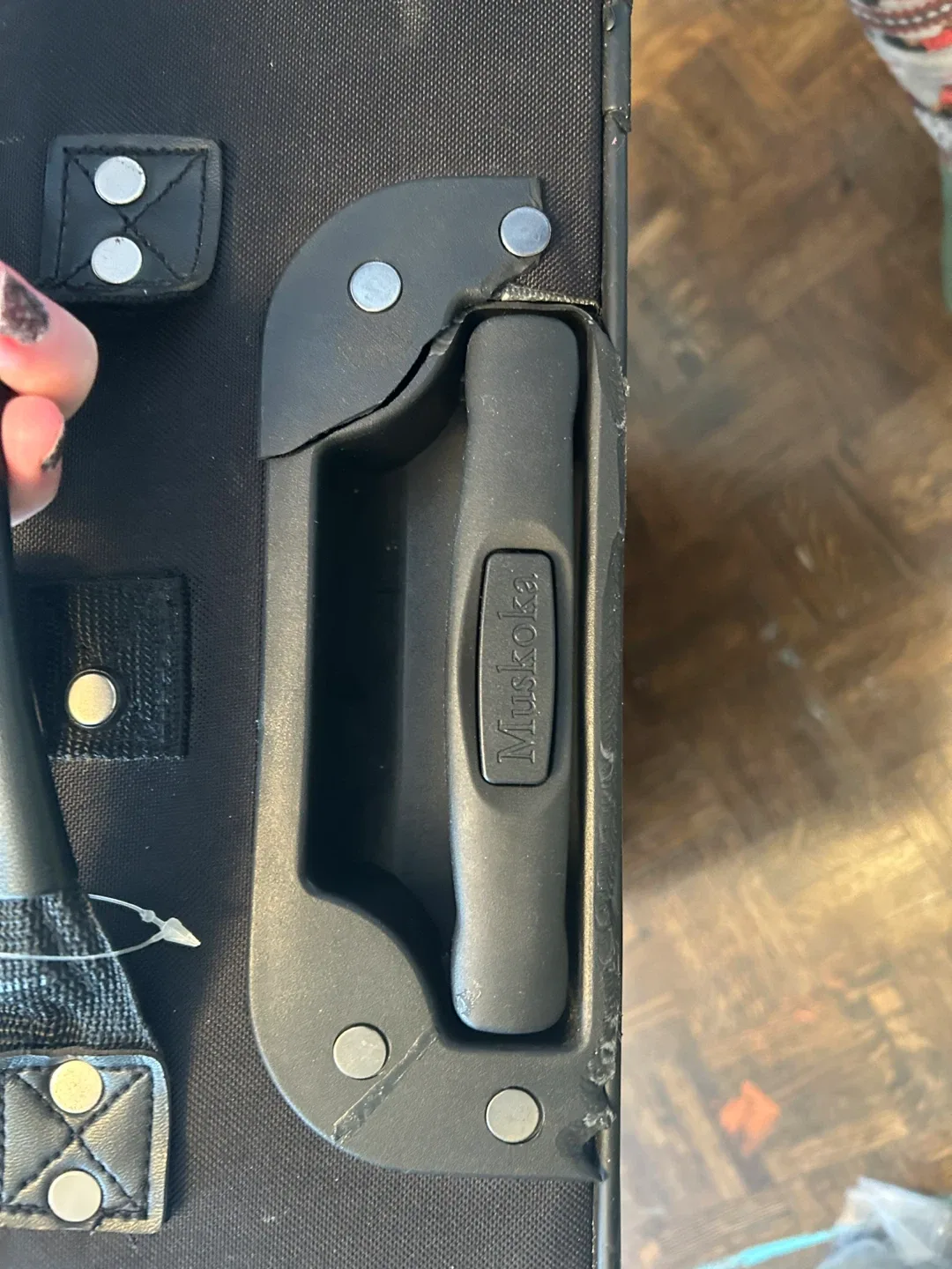 Black Suitcase image indicator(2)