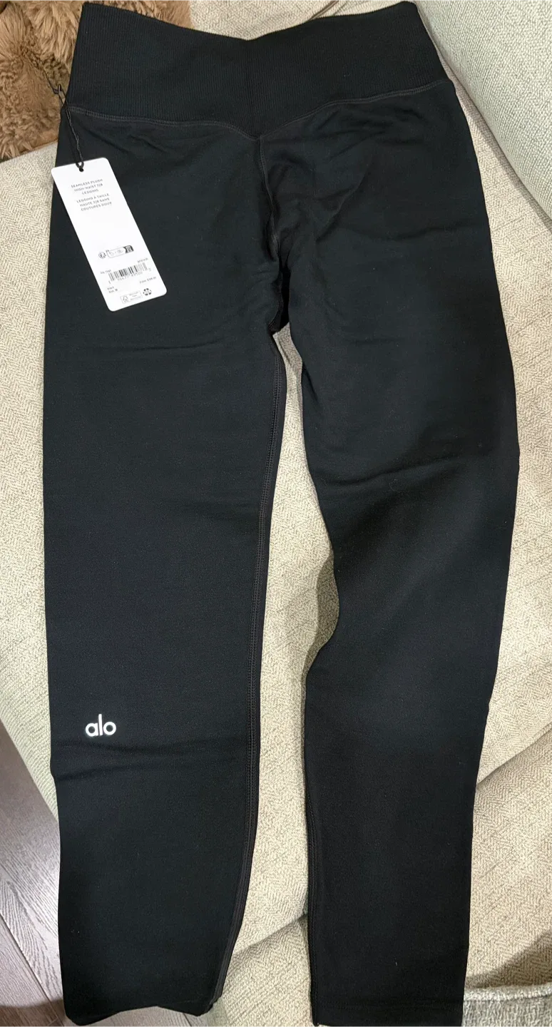 New Alo Yoga Seamless Plush High-Waist 7/8 Legging - Black, M image indicator(2)