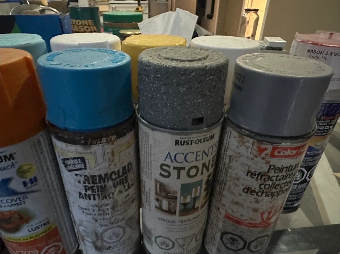 Mixed Lot of Spray Paint Cans- all for 20$ image indicator(2)