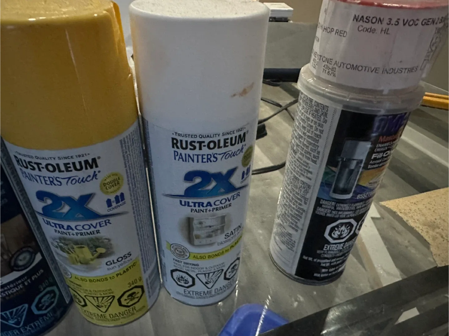 Mixed Lot of Spray Paint Cans- all for 20$ image indicator(7)