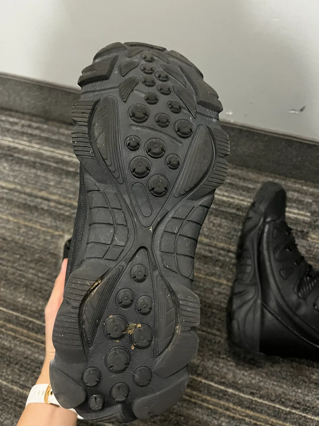 Black Winter Boots with Faux Fur Trim (size 9) image indicator(6)