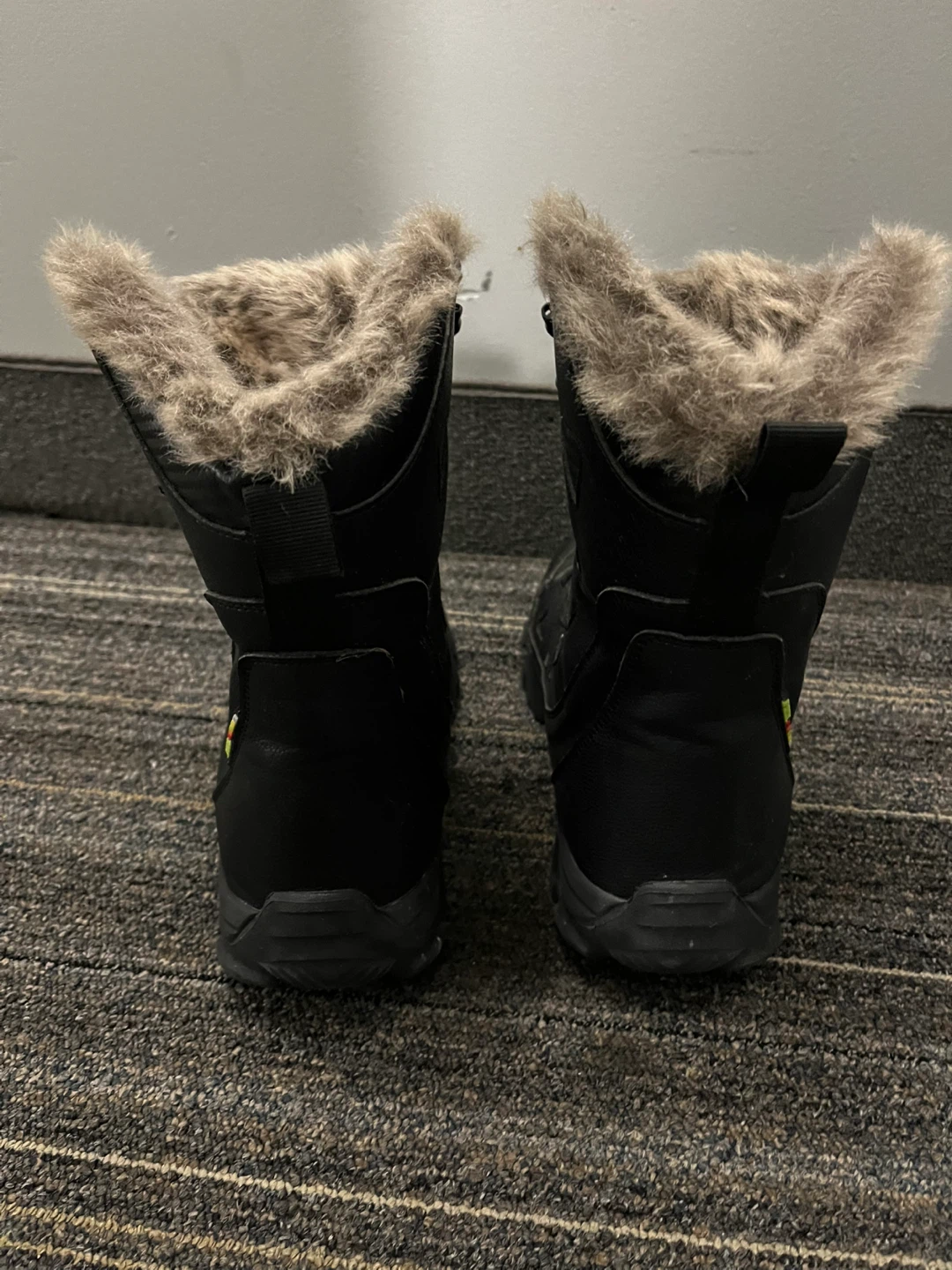 Black Winter Boots with Faux Fur Trim (size 9) - photo 4