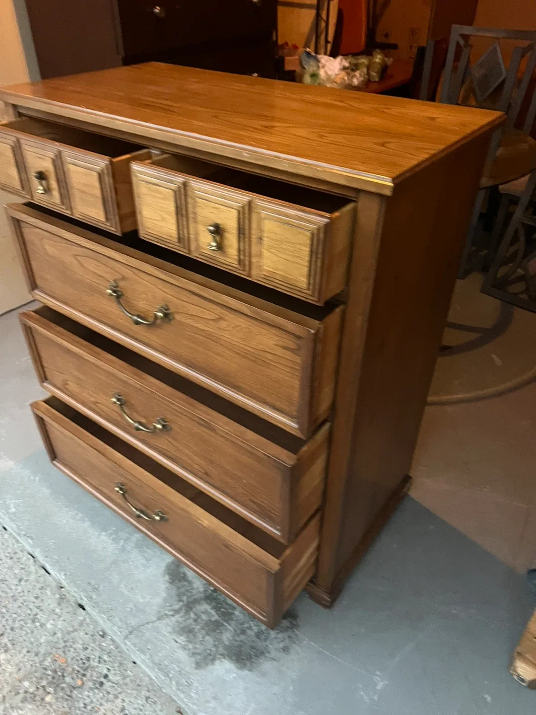 Free delivery used Wood 5-Drawer Dresser image indicator(6)