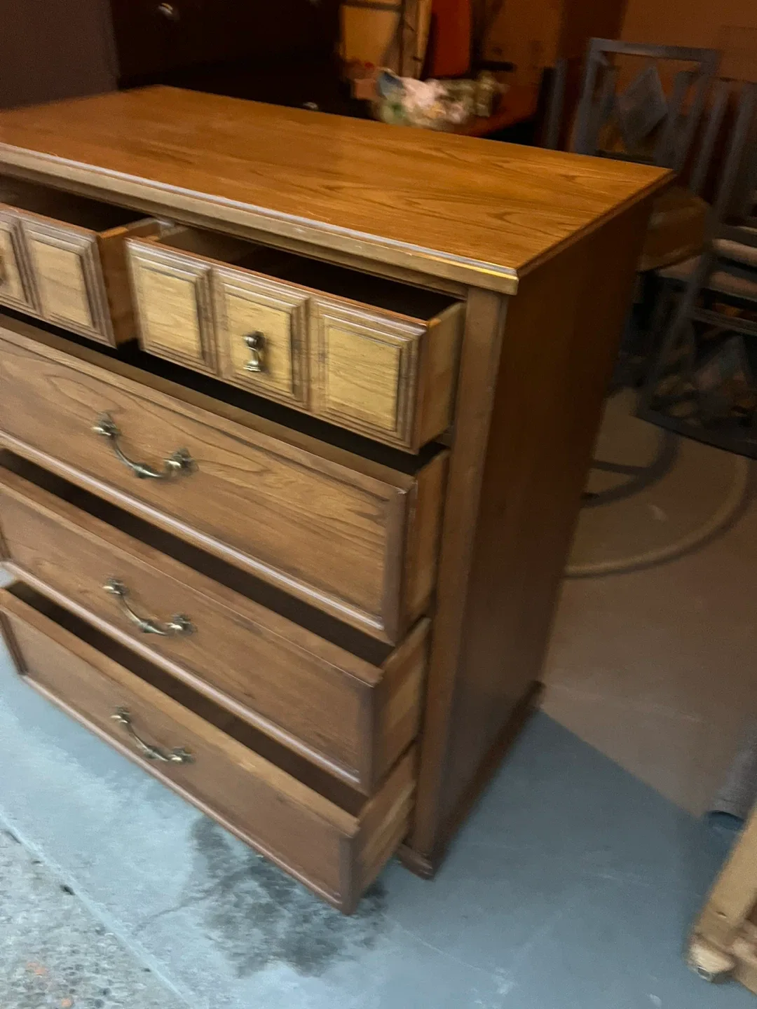 Free delivery used Wood 5-Drawer Dresser image indicator(3)