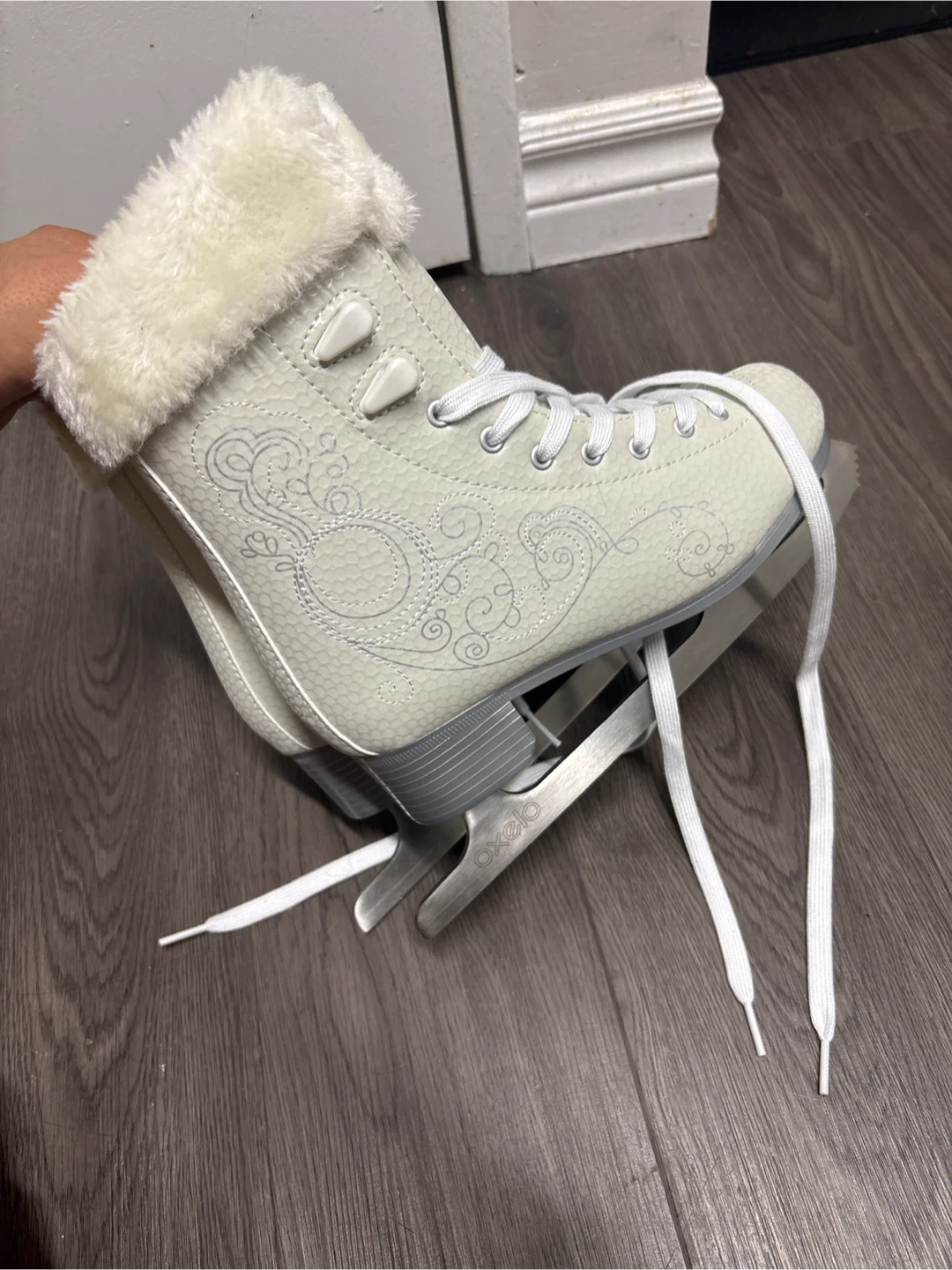 White Figure Skates - photo 2