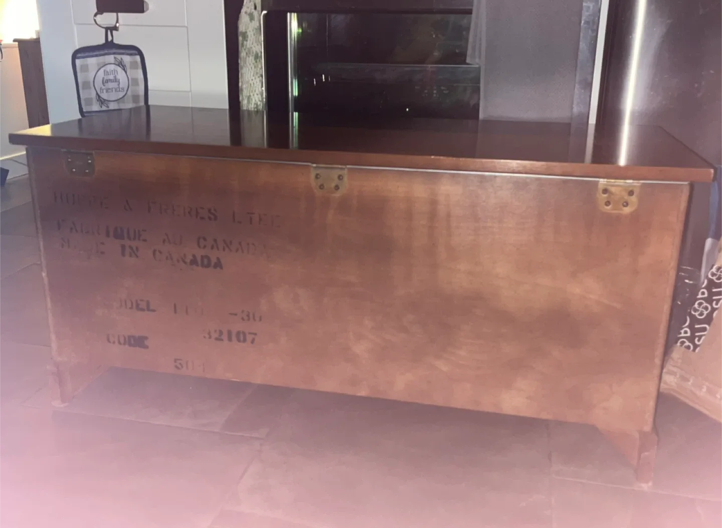 Huppe Freres Ltee Cedar Chest Model 1110-30 image indicator(4)