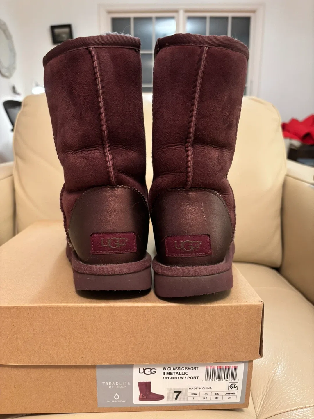UGG Classic Short Metallic Boots - Size 7 image indicator(2)