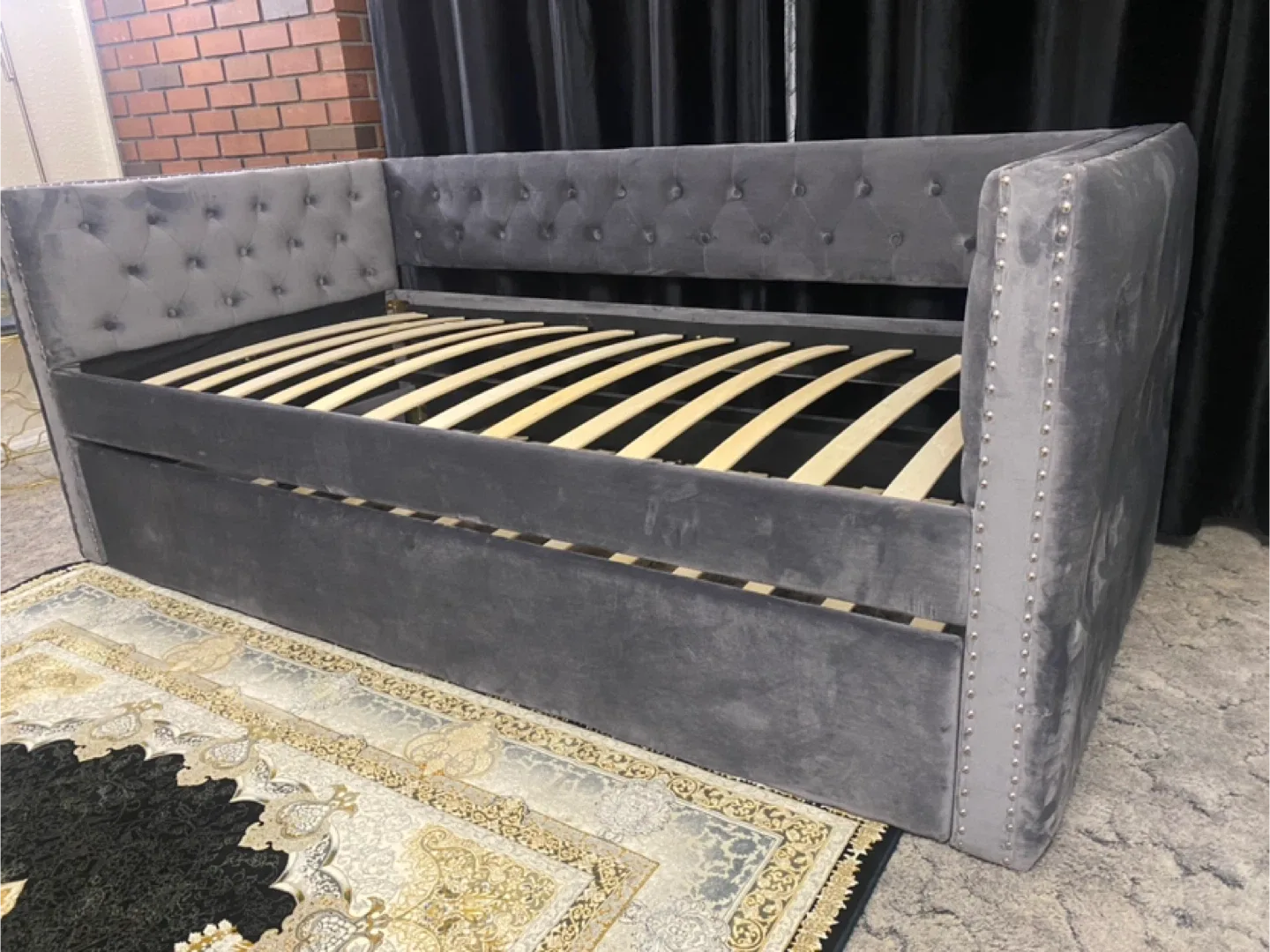 Grey Upholstered Daybed with Trundle image indicator(3)