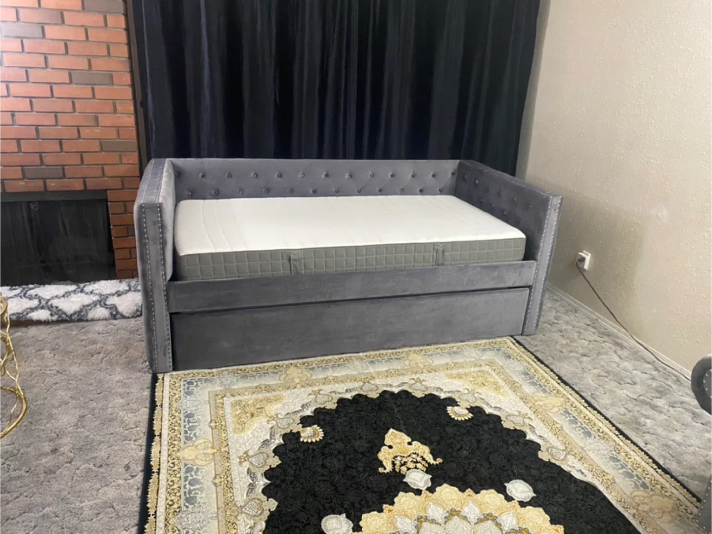 Grey Upholstered Daybed with Trundle