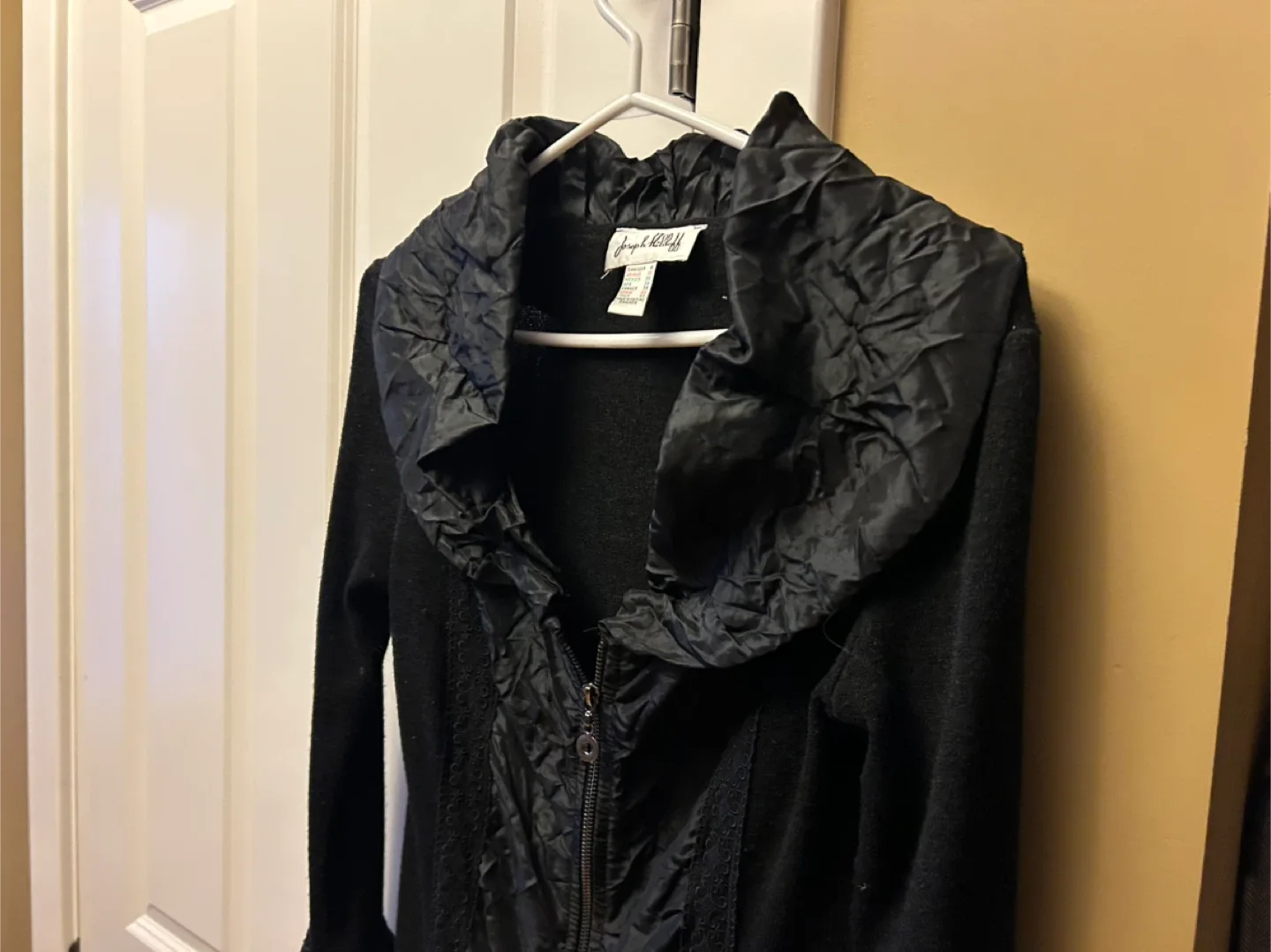 Joseph Ribkoff Black Jacket - Size 8 image indicator(4)