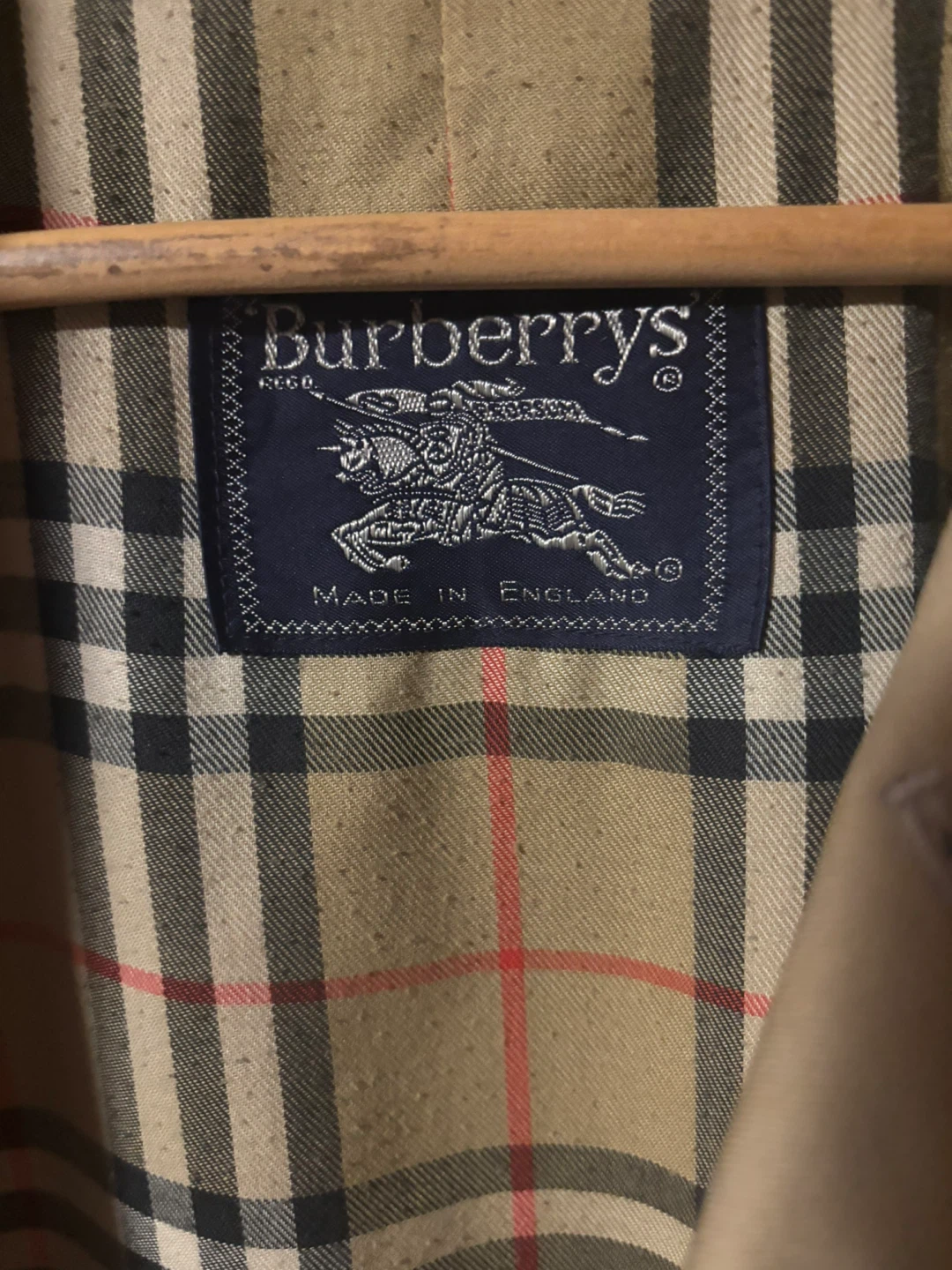 Burberrys Trench Coat - photo 2