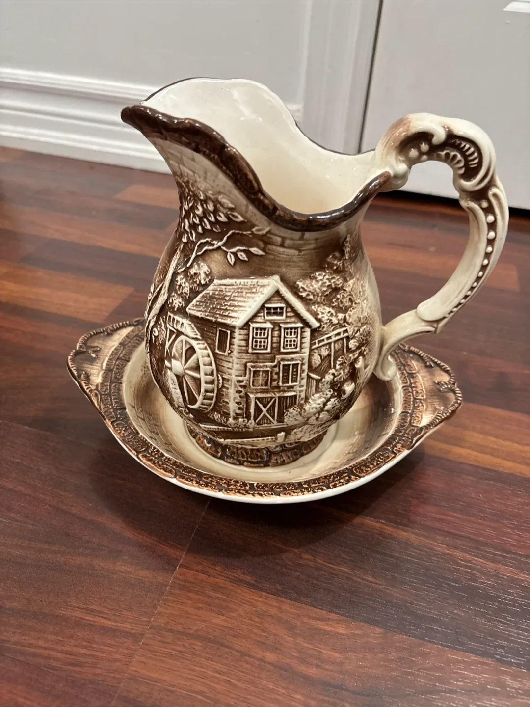 Vintage Brown & Cream Pitcher and Basin Set image indicator(2)