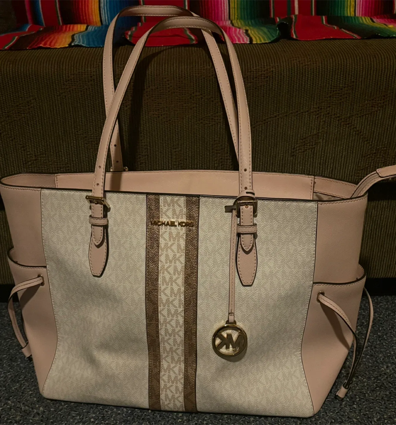 Michael Kors large Gilly Tote Bag image indicator(2)