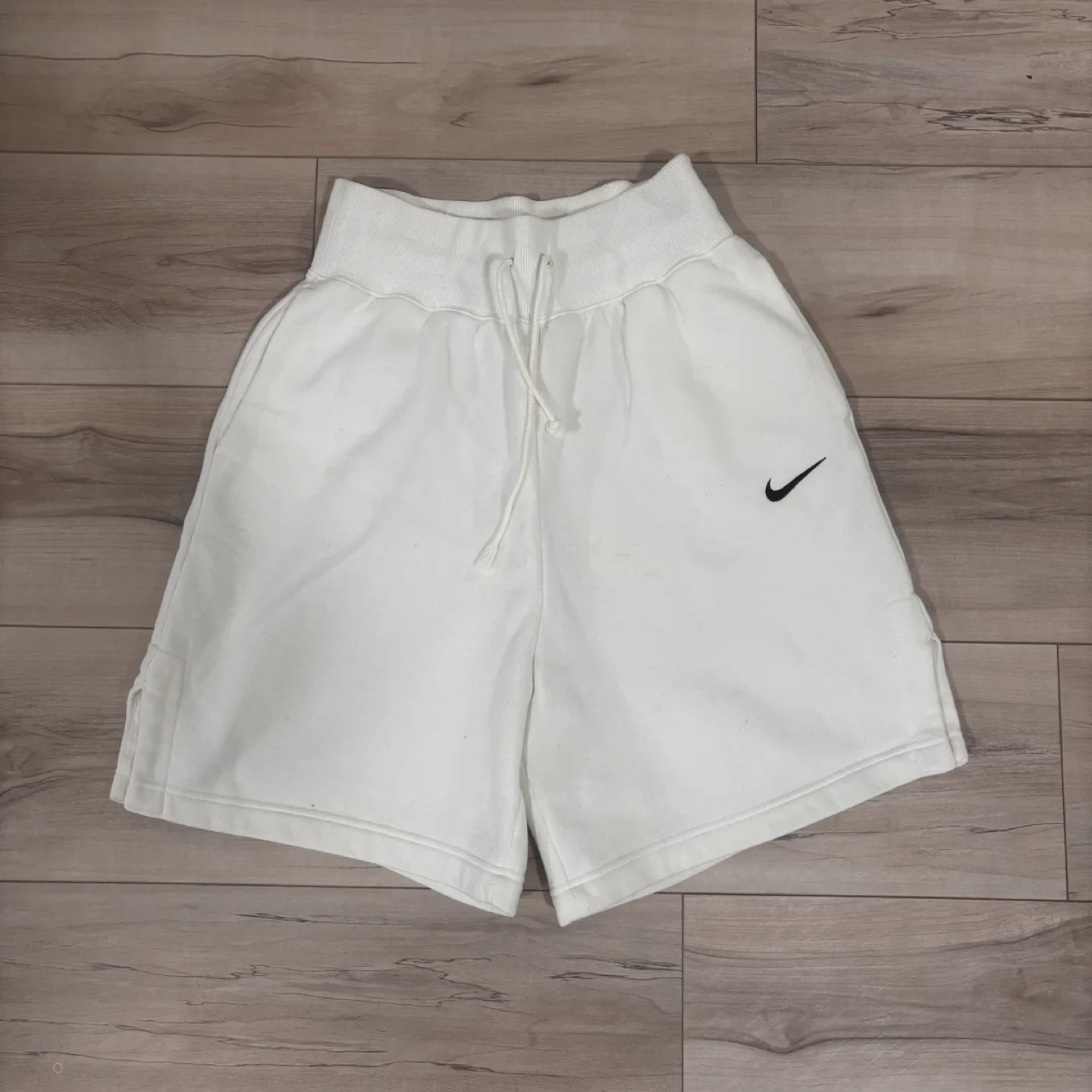 Nike Hoodie + Sweat Shorts Set image indicator(3)