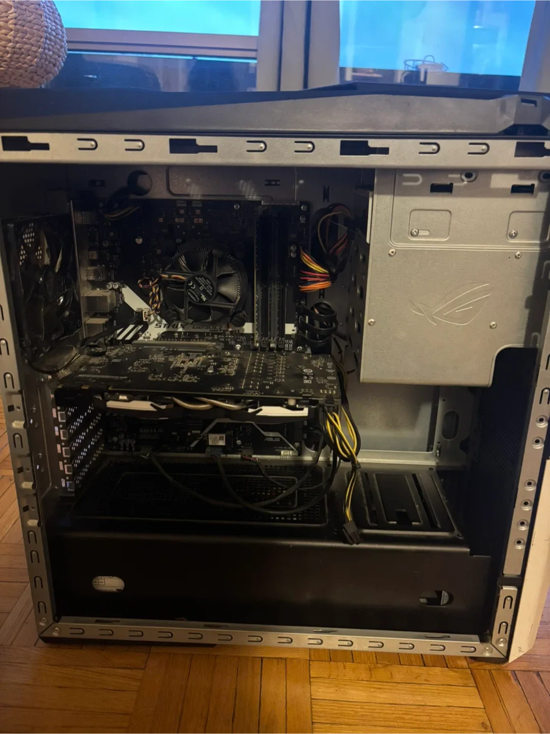 ASUS ROG Gaming PC - Intel i7-7700, GTX 1060 image indicator(2)