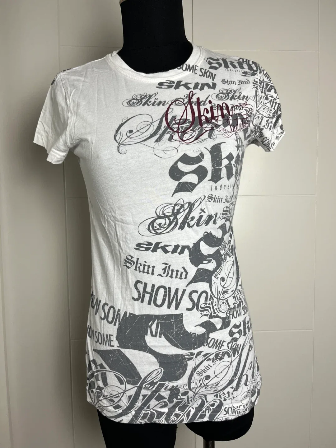 Skin Industries White Graphic T-Shirt - Size Small