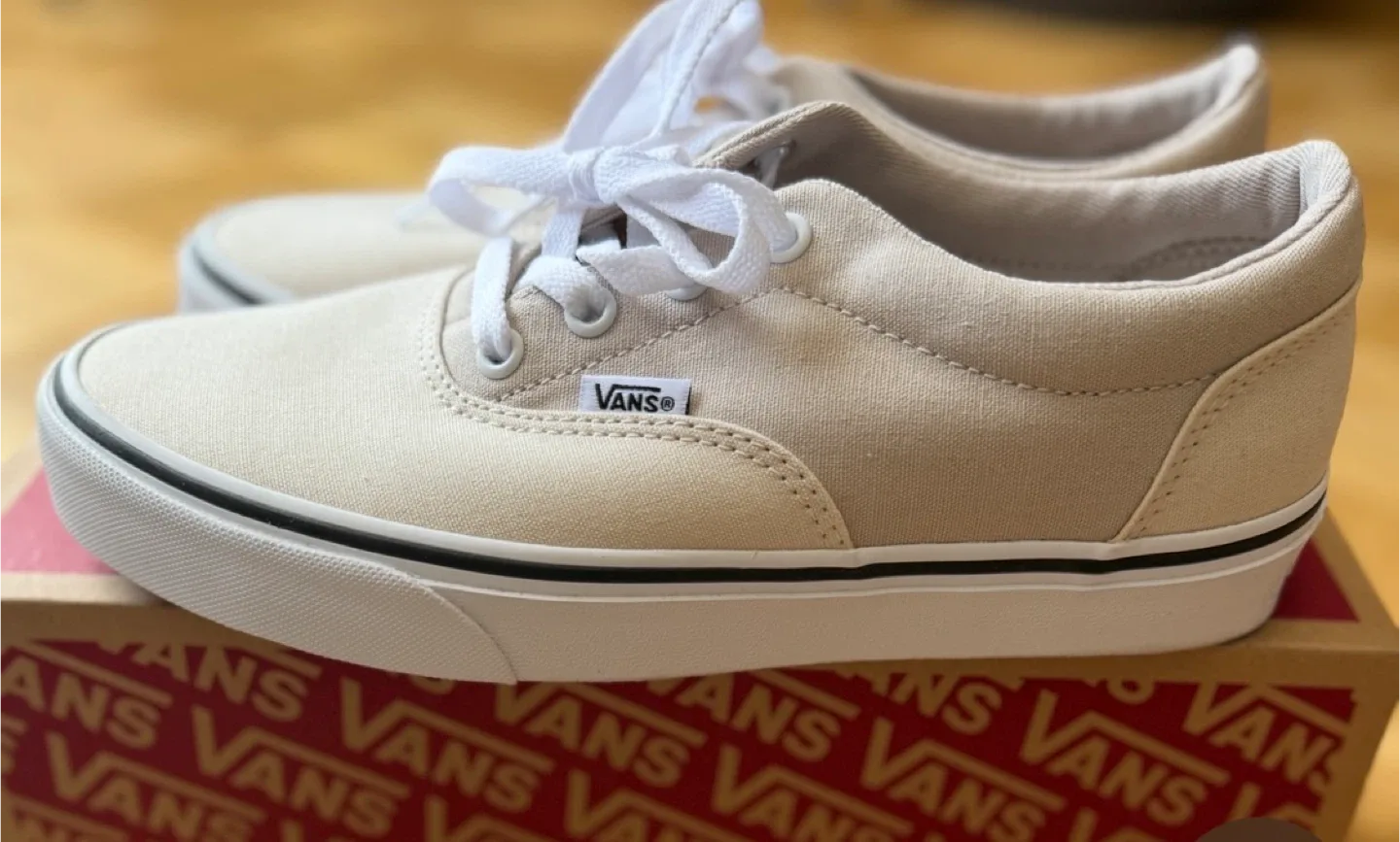 #Cleanout Vans Era Beige Sneakers, Size 9 US image indicator(3)