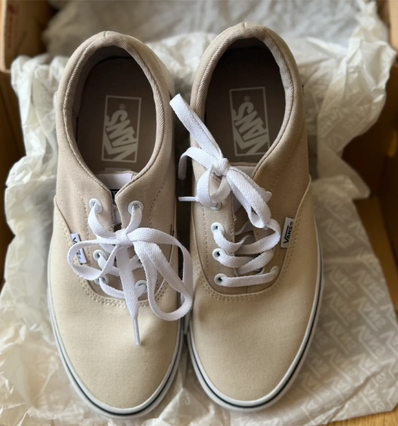 #Cleanout Vans Era Beige Sneakers, Size 9 US image indicator(2)