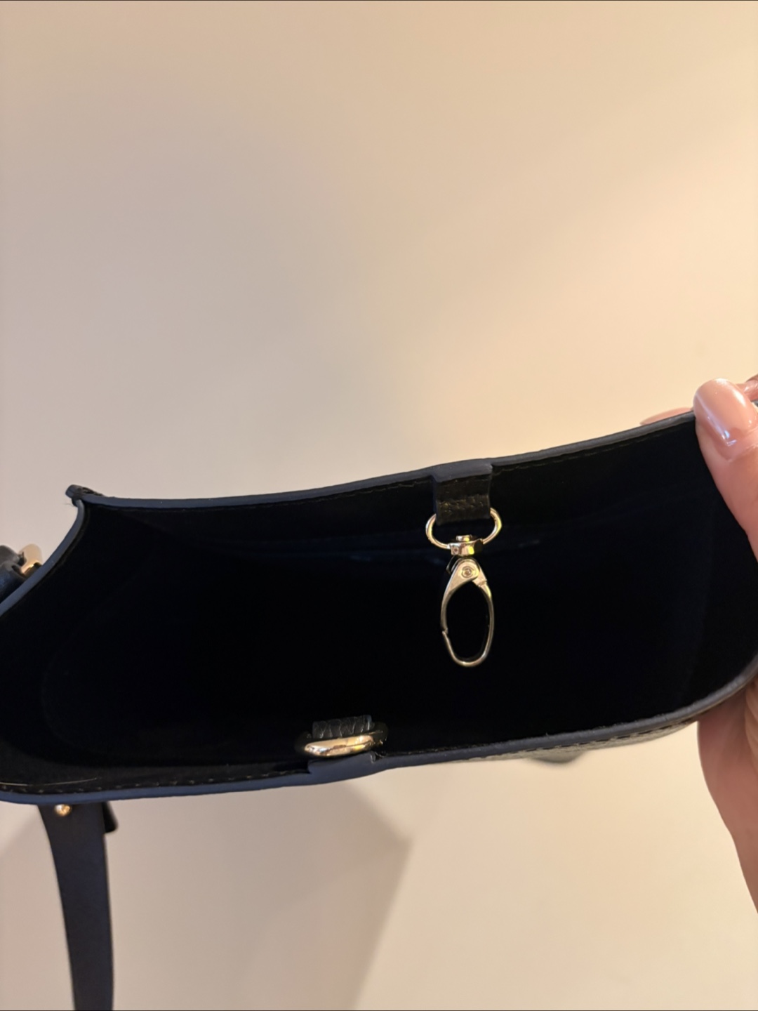 Uniqlo x Jill sander collaboration Black Leather Shoulder Bag - photo 3