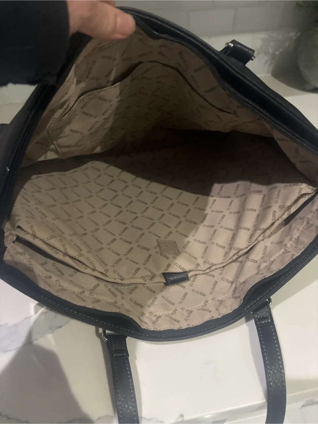 Roots 73 Black Tote Bag image indicator(4)