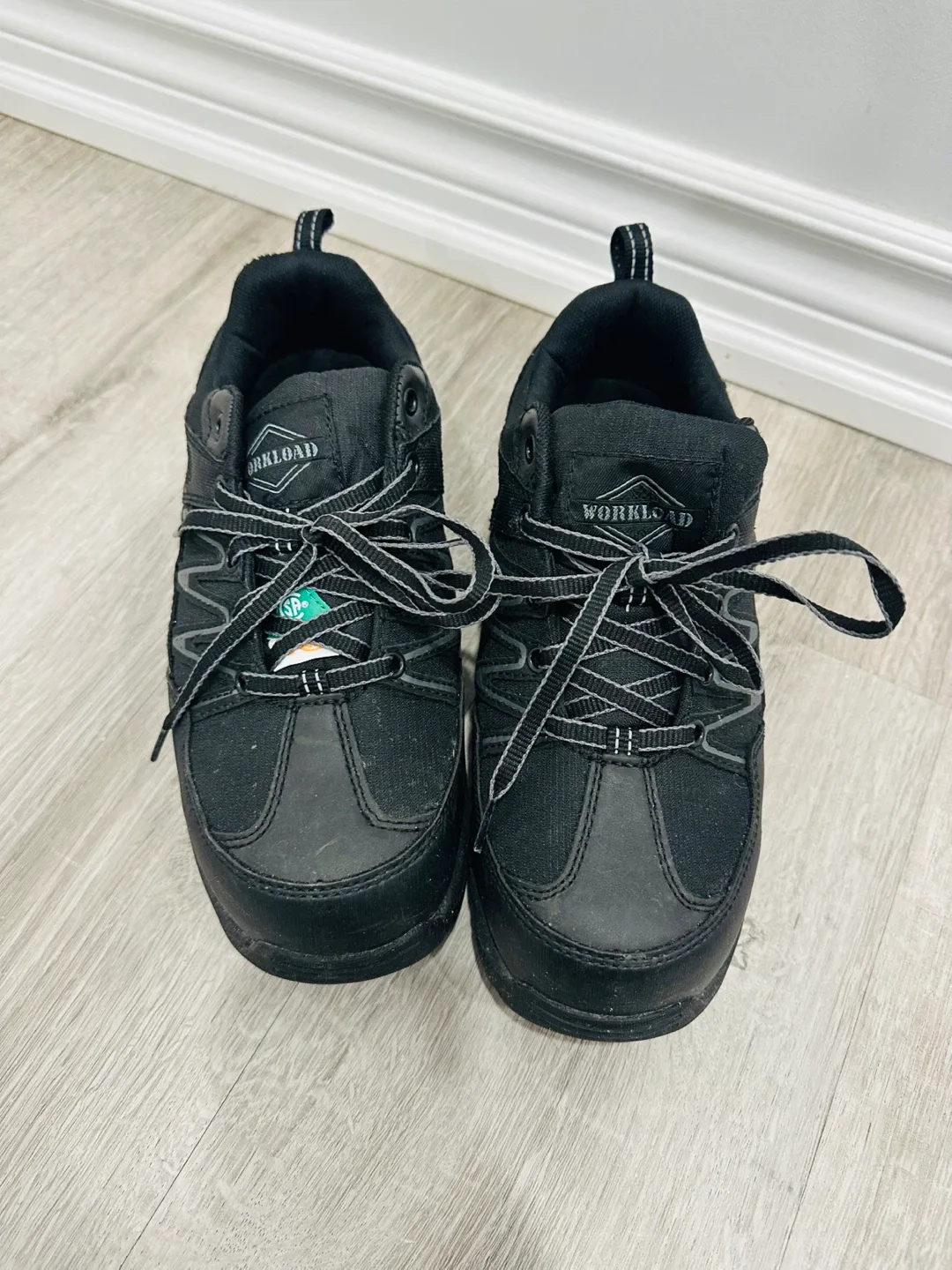 Columbia Winter Boots & Workload Safety Shoes image indicator(3)