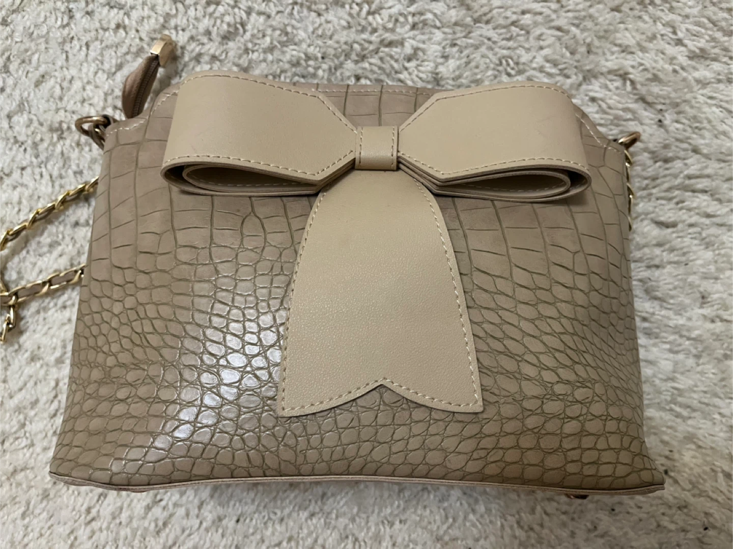 Beige Bow Accent Shoulder Bag