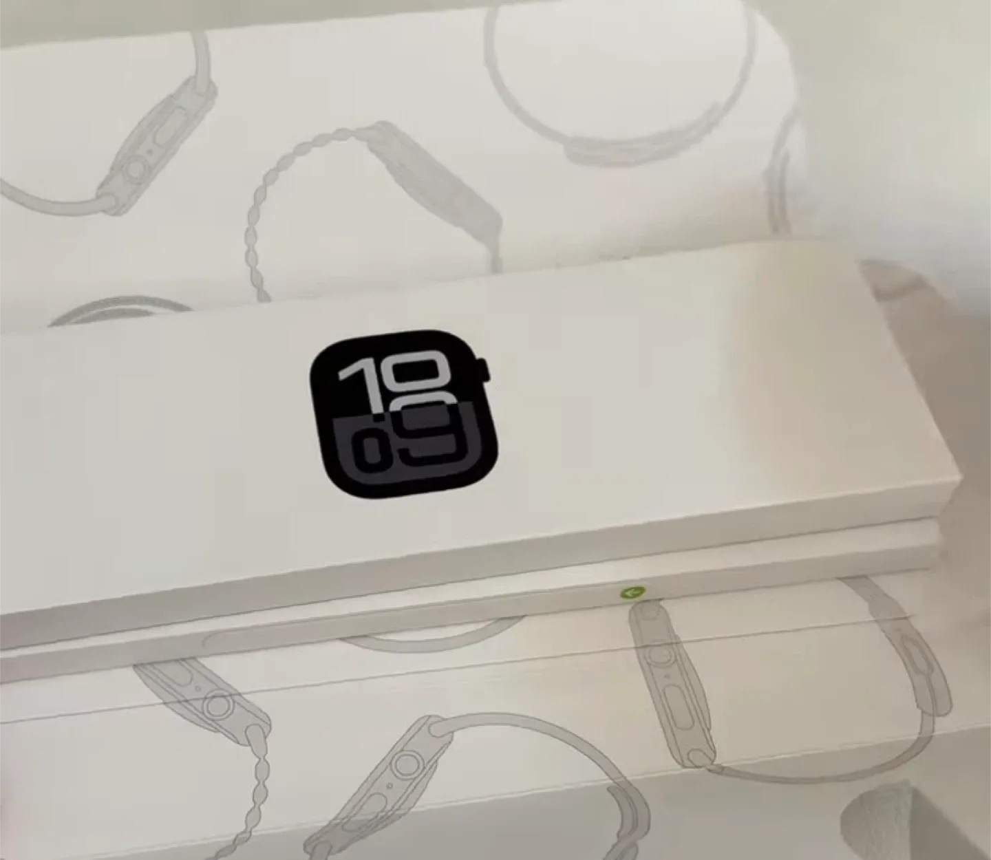 🔥 Apple Watch Series 10 – Jet Black | 42mm | GPS image indicator(2)