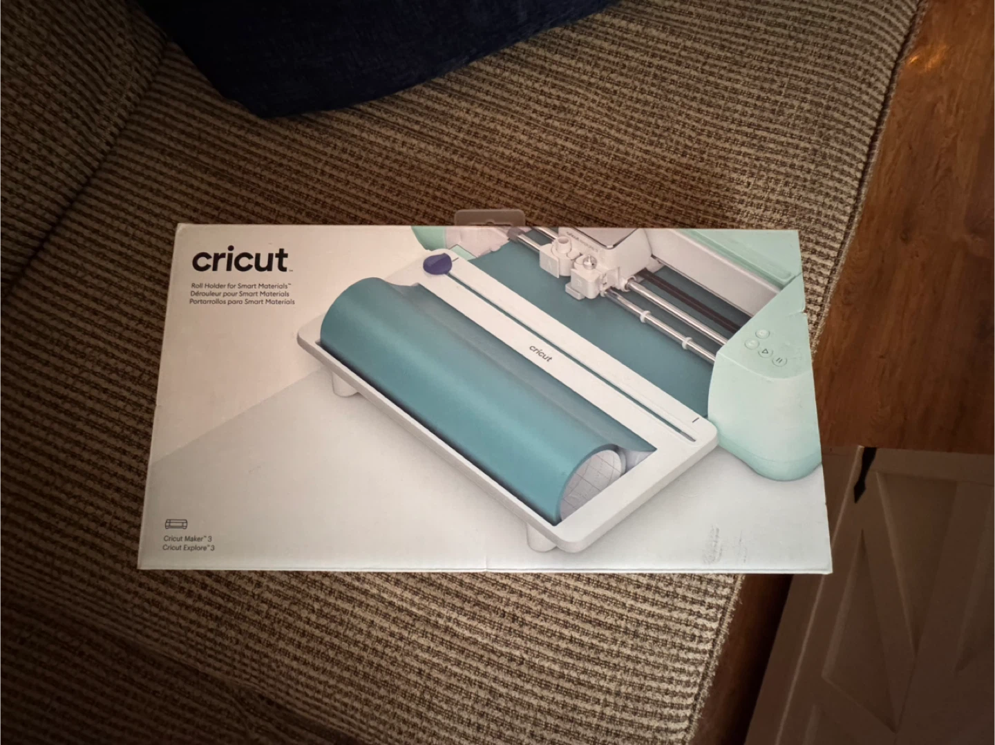 Cricut Roll Holder for Smart Materials - New in Box!