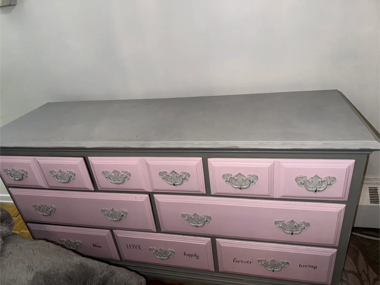 Eight-drawer Vintage Kroehler dresser image indicator(2)